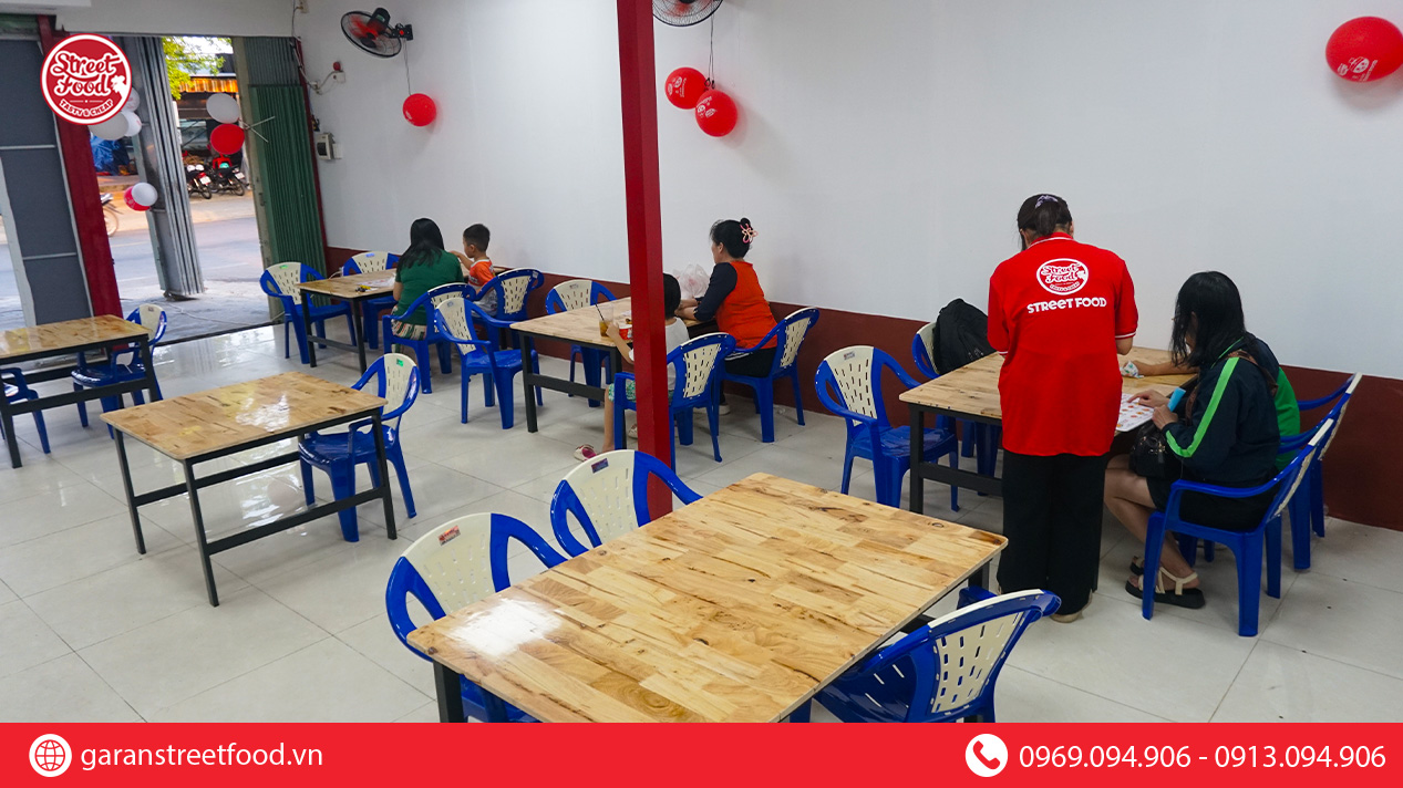 VÌ SAO SALAD &BURGER Ở STREET FOOD LẠI ĐƯỢC YÊU THÍCH?