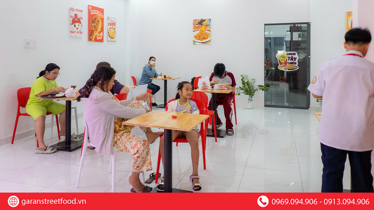 KHAI TRƯƠNG STREET FOOD AN HỘI ĐÔNG “SẠCH BÁNH” NGAY NGÀY ĐẦU MỞ BÁN