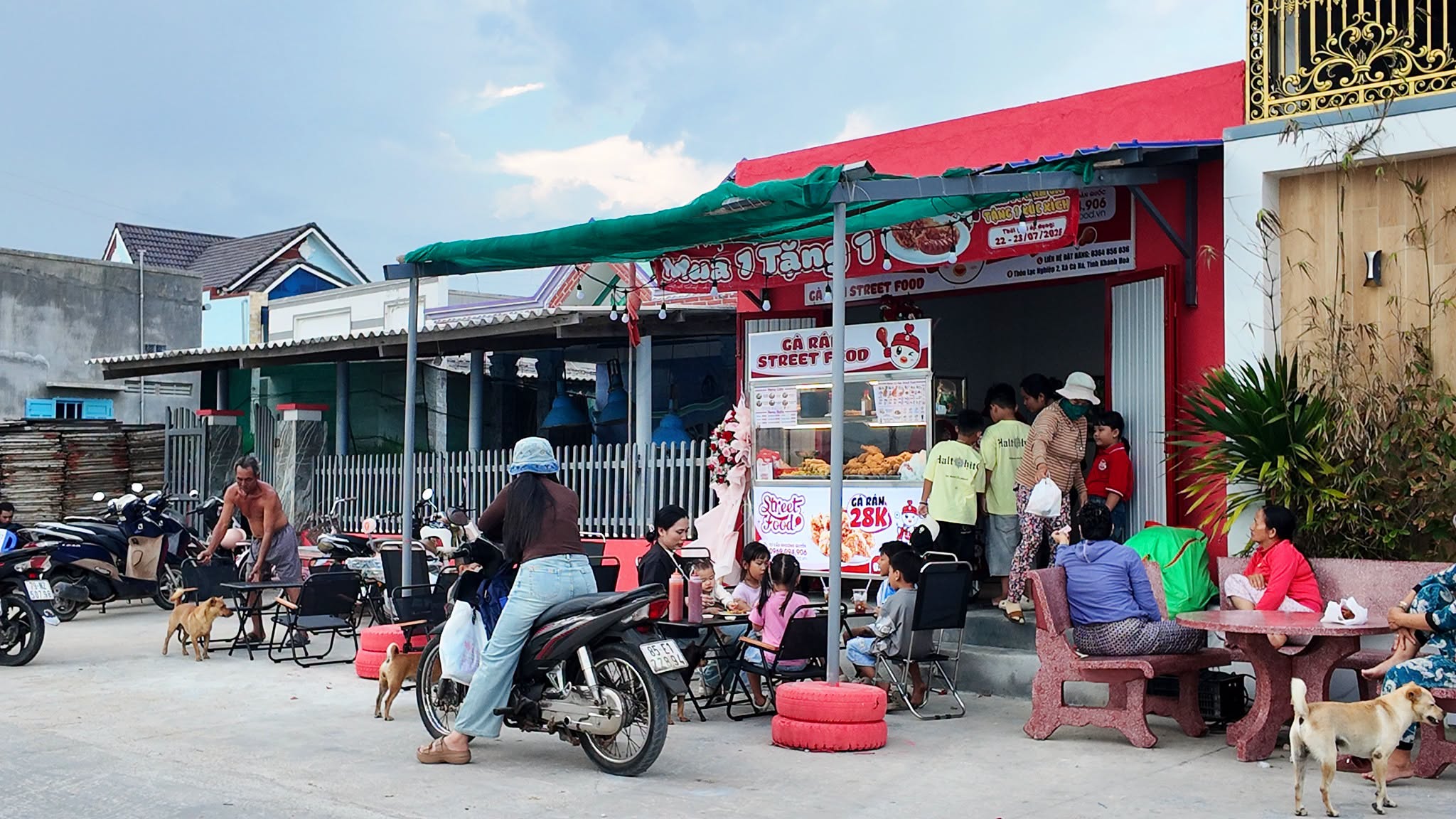 Không Khí Buổi Khai Trương Street Food Khánh Hoà Không Khí Buổi Khai Trương Street Food Khánh Hoà